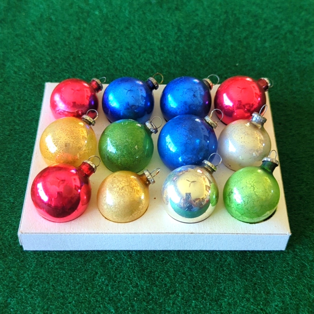 Santa Land glass 25mm ornaments